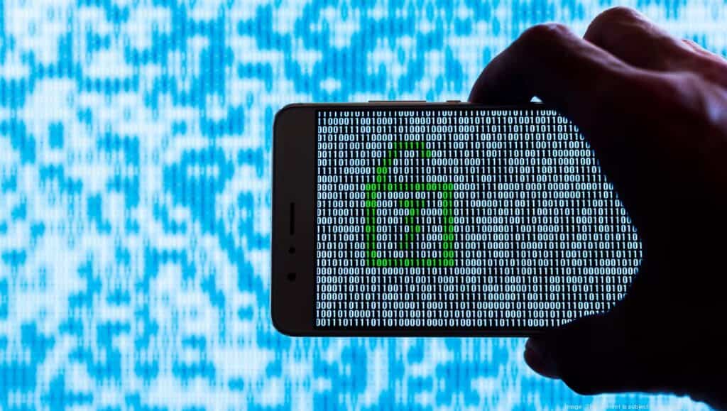 Cuidado con un virus troyano que simula a Google Play Store